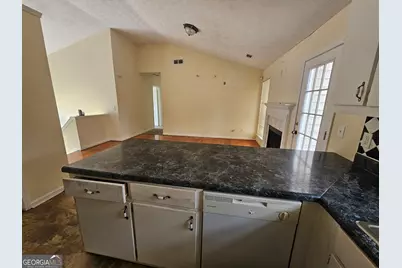 8257 Mountain Pass, Riverdale, GA 30274 - Photo 12