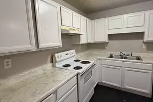 1744 SE Bob White Ln, Conyers, GA 30013 - Photo 2
