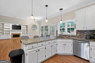 1227 Camden Hunt Dr, Lawrenceville, GA 30043 - Photo 6