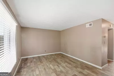 1204 Ashborough Terrace SE #E, Marietta, GA 30067 - Photo 4