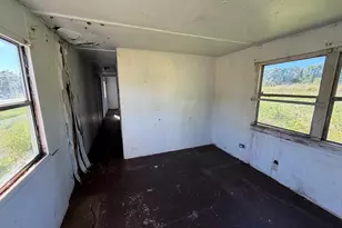 265 Aldora St, Barnesville, GA 30204 - Photo 8