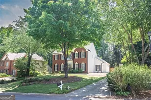 2562 Forest Meadow Ln, Lawrenceville, GA 30043 - Photo 4