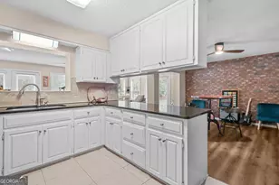 8 N Bogey Dr, Jesup, GA 31546 - Photo 10