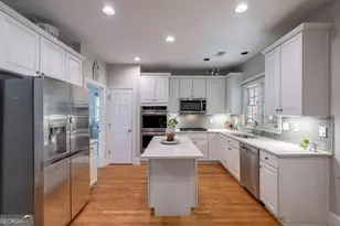 1778 Emory Ridge Dr NE, Atlanta, GA 30329 - Photo 10