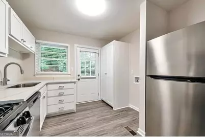 551 Wimbledon Unit A, Atlanta, GA 30324 - Photo 6