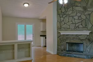 118 Clifford Ct, Stockbridge, GA 30281 - Photo 2