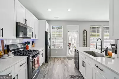 5301 Paramount View Way, Sugar Hill, GA 30518 - Photo 14