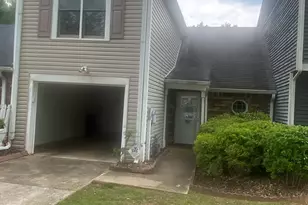 384 Lakeridge Ct, Riverdale, GA 30274 - Photo 2