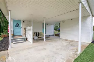22 Willow Dr, Newnan, GA 30263 - Photo 4