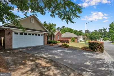 300 Oak Pointe Drive, Dublin, GA 31021 - Photo 2