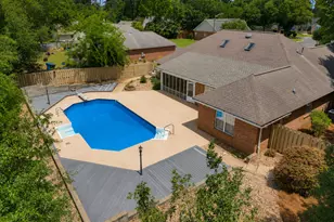 300 Oak Pointe Dr, Dublin, GA 31021 - Photo 2