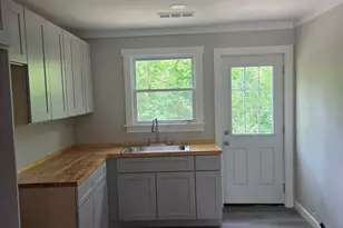 150 Elberton St, Toccoa, GA 30577 - Photo 4
