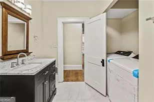 684 S Elizabeth Pl NW, Atlanta, GA 30318 - Photo 12