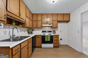 6847 Oak View Ct, Riverdale, GA 30274 - Photo 12