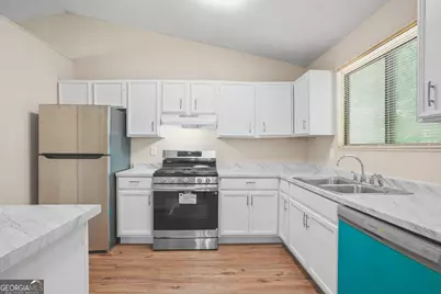 4975 Galbraith Circle, Stone Mountain, GA 30088 - Photo 8