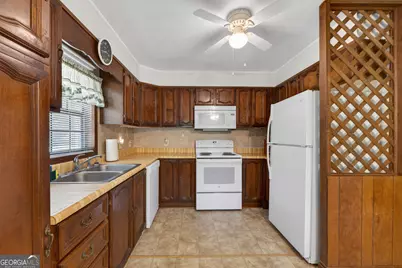 100 Bass Circle, Jackson, GA 30233 - Photo 32