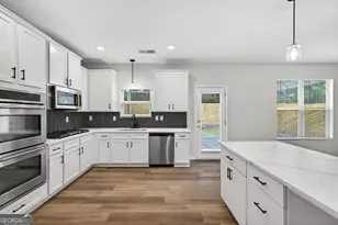 5768 Grande River Rd, Atlanta, GA 30349 - Photo 14