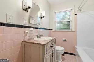 2103 E 37th St, Savannah, GA 31404 - Photo 16