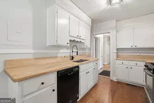 2103 E 37th St, Savannah, GA 31404 - Photo 6
