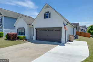 381 Eagles Blf Wy, Hoschton, GA 30548 - Photo 2