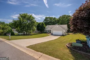 327 Tallassee Ln, Statham, GA 30666 - Photo 4