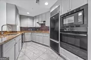 700 Park Regency Pl, Atlanta, GA 30326 - Photo 6