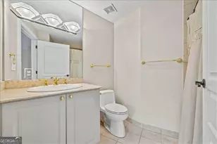 700 Park Regency Pl, Atlanta, GA 30326 - Photo 14