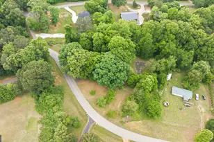 808 Knollwood Dr, Winder, GA 30680 - Photo 54