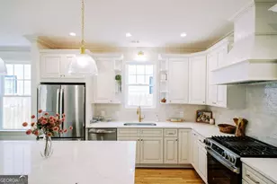 772 E Park Ave, Savannah, GA 31401 - Photo 12
