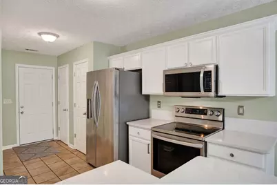 111 Queens Lane, Good Hope, GA 30641 - Photo 4