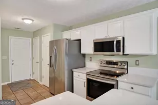 111 Queens Ln, Good Hope, GA 30641 - Photo 4