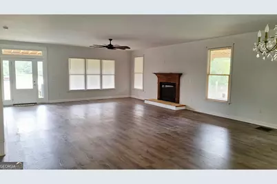 402 Savannah Drive, Mansfield, GA 30055 - Photo 8