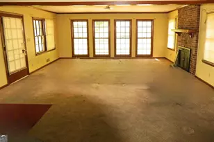 811 Verde Dr, Riverdale, GA 30274 - Photo 4
