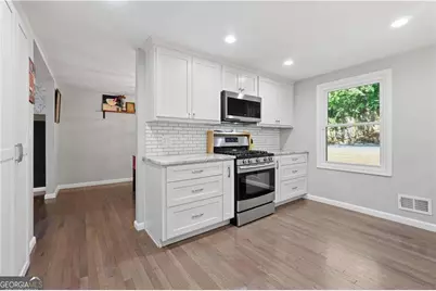 9715 N Pond Circle, Roswell, GA 30076 - Photo 14