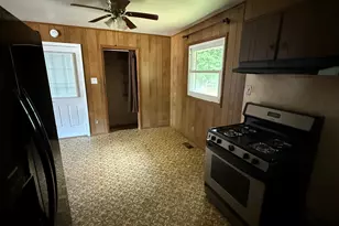 528 Pinecrest Dr, Riverdale, GA 30274 - Photo 8