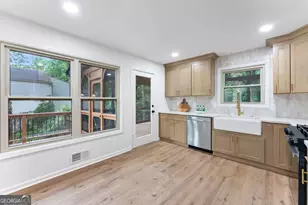 3184 Creek Dr, Marietta, GA 30062 - Photo 14