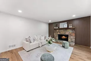 3184 Creek Dr, Marietta, GA 30062 - Photo 4
