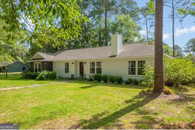 670 Hillmont Drive, Waycross, GA 31503 - Photo 2