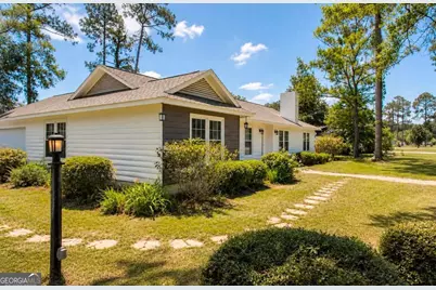 670 Hillmont Drive, Waycross, GA 31503 - Photo 2