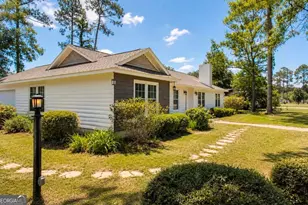 670 Hillmont Dr, Waycross, GA 31503 - Photo 2