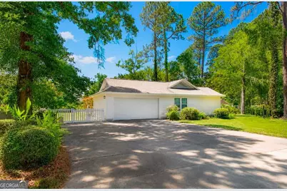 670 Hillmont Drive, Waycross, GA 31503 - Photo 32