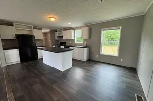 194 Deer Park Dr, Chatsworth, GA 30705 - Photo 2