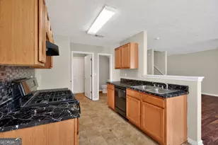 578 Shadow Lake Dr, Lithonia, GA 30058 - Photo 20