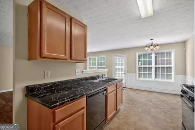 578 Shadow Lake Drive, Lithonia, GA 30058 - Photo 22