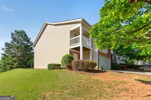 578 Shadow Lake Dr, Lithonia, GA 30058 - Photo 2