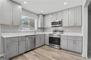 7307 Cardigan Circle, Atlanta, GA 30328 - Photo 10