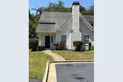 2331 Wellington Circle, Lithonia, GA 30058 - Photo 2