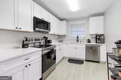 9 W Park Court, Newnan, GA 30263 - Photo 2