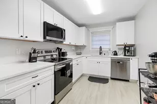 9 W Park Ct, Newnan, GA 30263 - Photo 2
