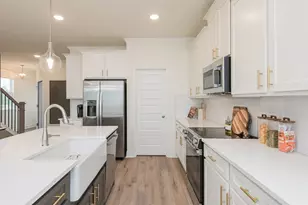 5657 Overview Dr, Flowery Branch, GA 30542 - Photo 8